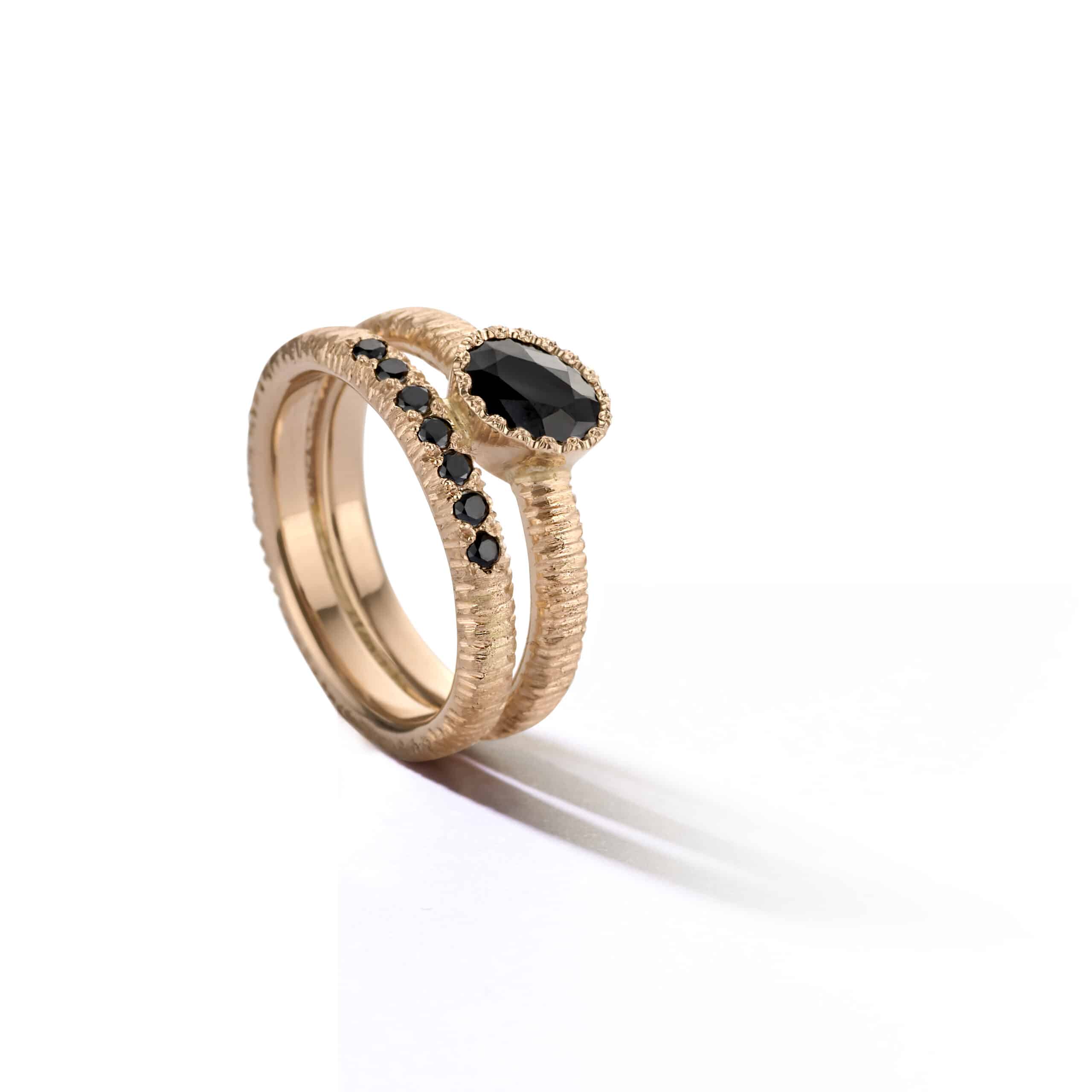 Zwarte diamant & met de hand bewerkt en gegraveerd